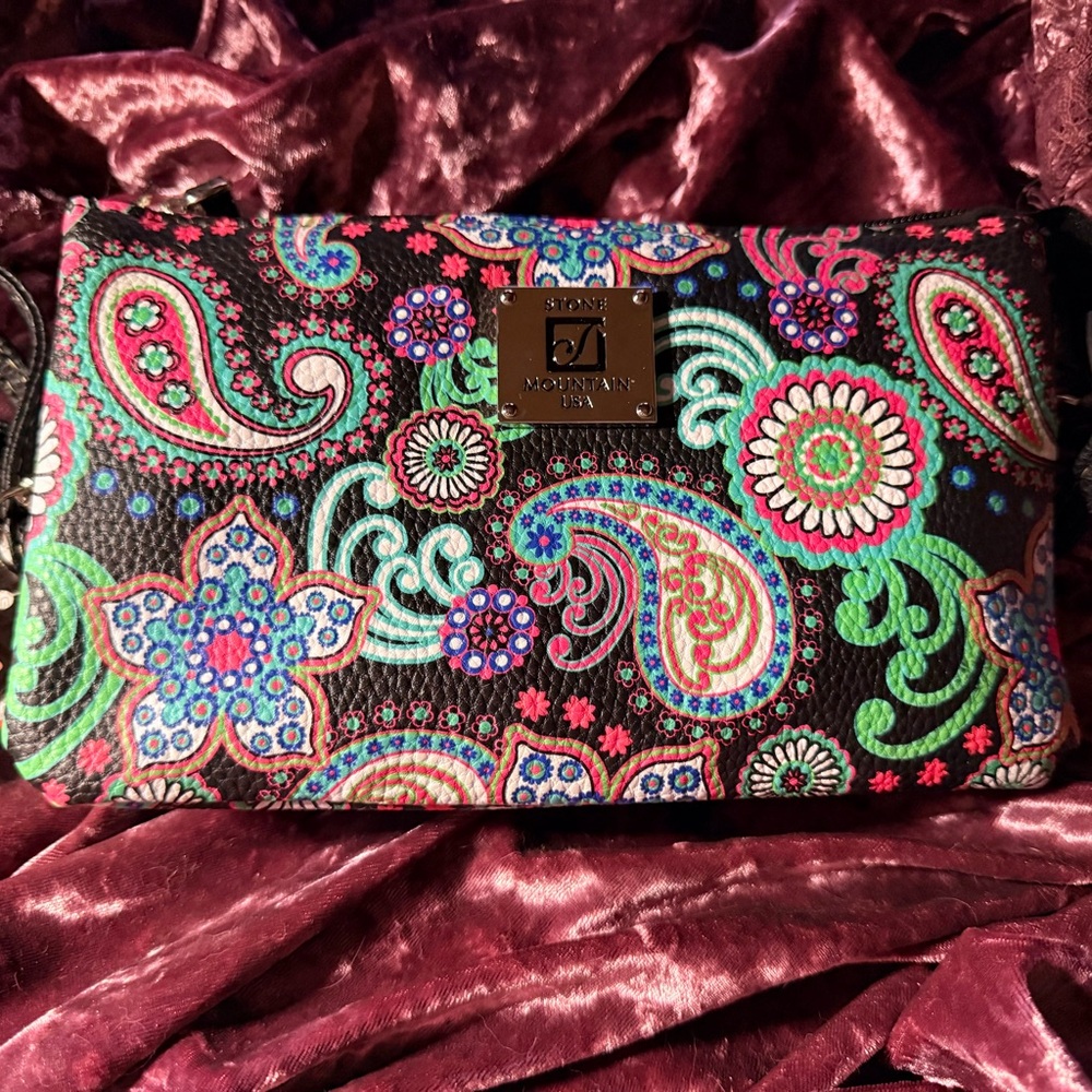 Stone Mountain Accessories Genuine Leather Vibrant Paisley Clutch